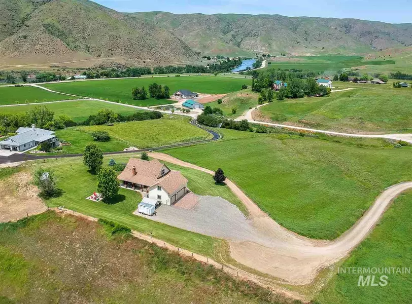 27 Waverly Drive, Horseshoe Bend, ID 83629