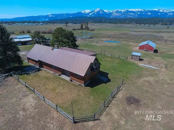 11341 Thunder City Rd, Cascade, ID 83611
