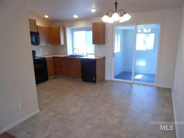 Nampa, ID 83686,2416 Louisiana Place