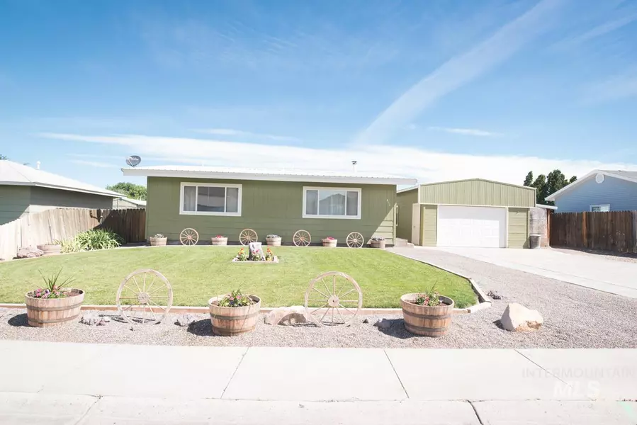 810 NW 2nd St, Fruitland, ID 83619