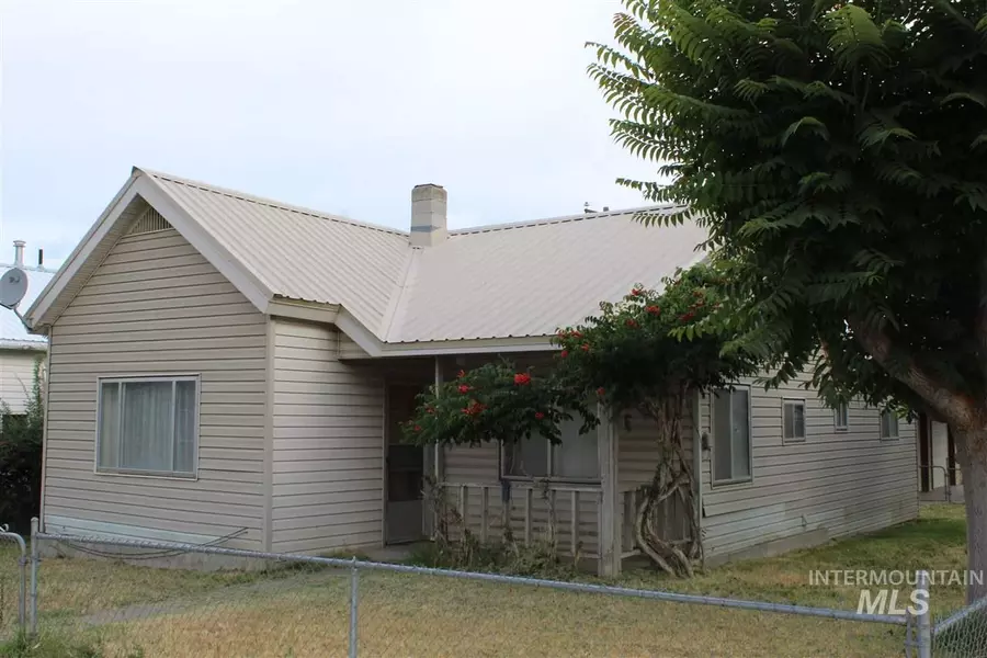 195 E Madison, Huntington, OR 97907