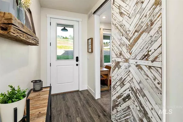 Caldwell, ID 83607-5355,11185 West River