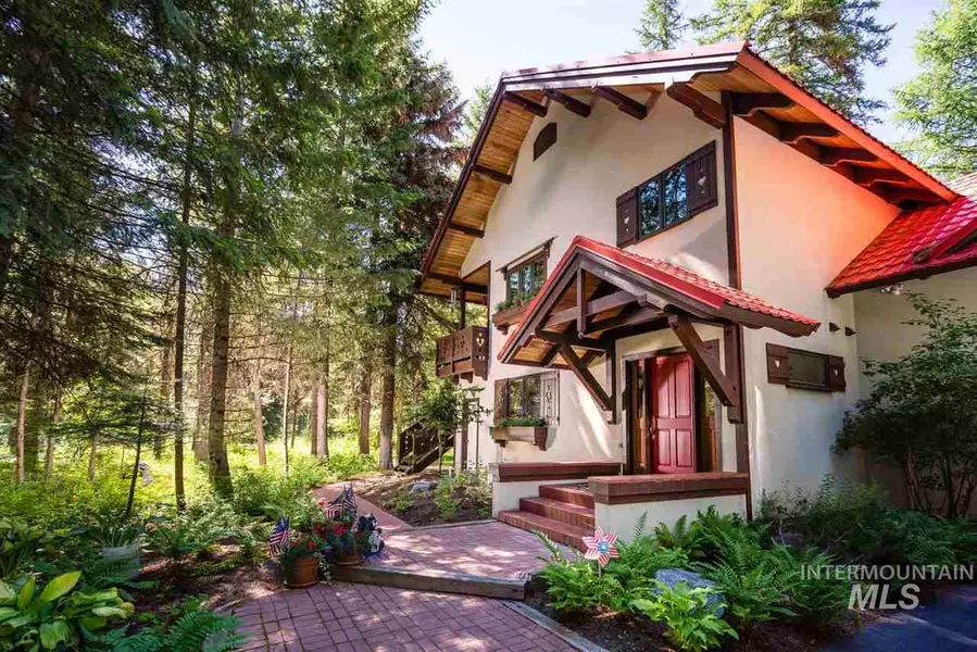 327 Mather Road, Mccall, ID 83638