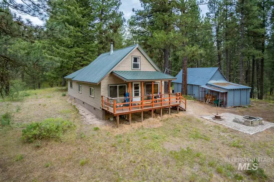 18 Blue Spruce Place, Cascade, ID 83611