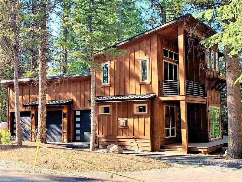 101 Eagle Shores Court, Mccall, ID 83638