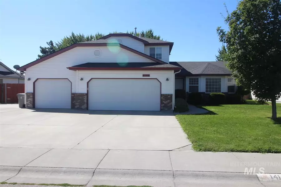 141 NE Victor Gust Dr, Mountain Home, ID 83647