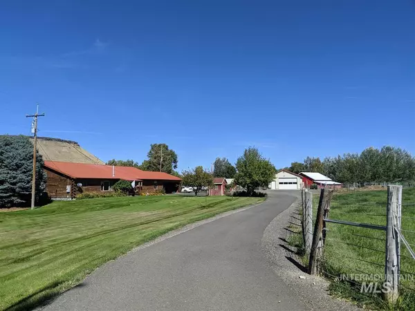 King Hill, ID 83633,1882 E Little Basin Rd.