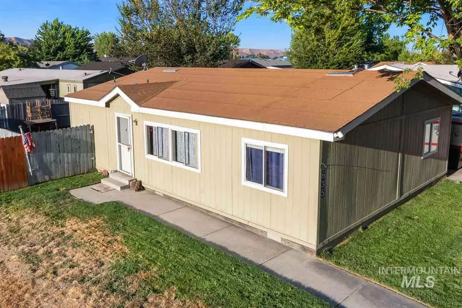 635 Independence Ln, Emmett, ID 83617