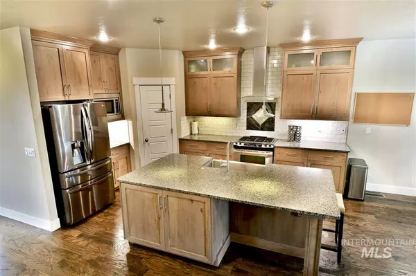 Garden City, ID 83714,438 E Water Pocket