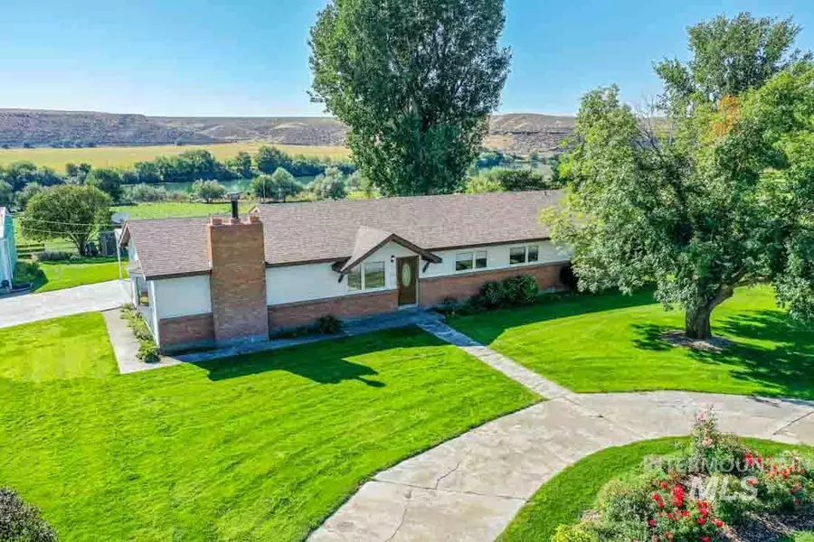 1293 E Cleveland Ave, Glenns Ferry, ID 83623