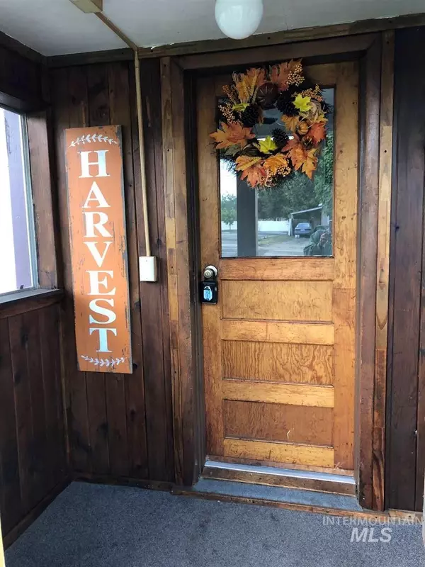 Payette, ID 83661,1528 2nd. Ave S