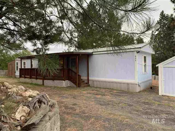 802 2nd Ave., Deary, ID 83832