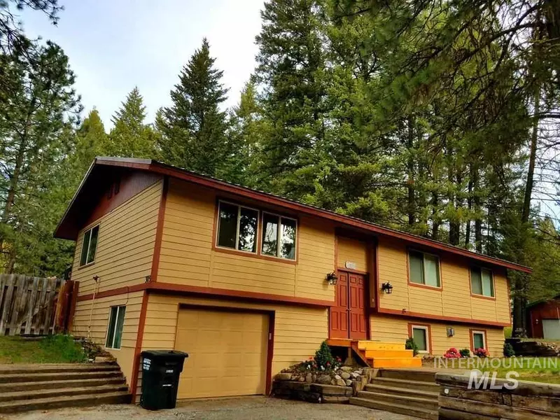 305 Gabi Lane, Mccall, ID 83638
