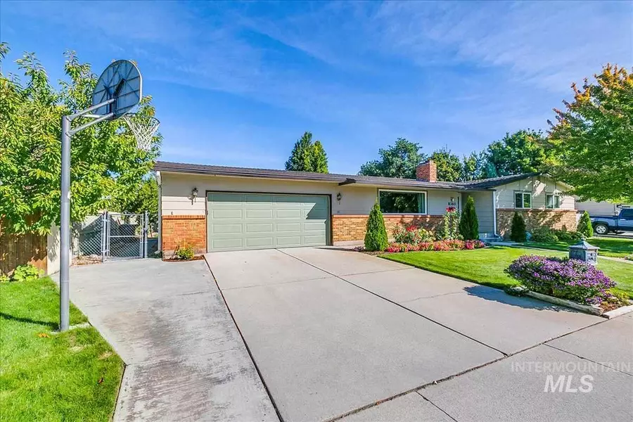 8360 W Valley View Dr, Boise, ID 83704