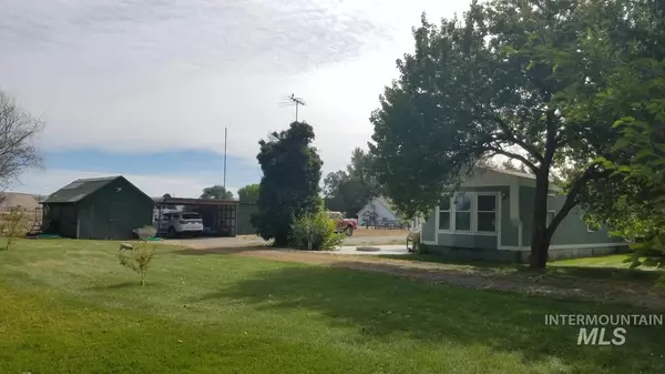 642 S Chestnut, Hammett, ID 83627