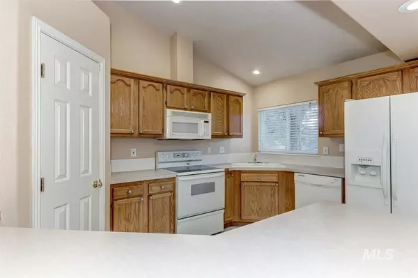 Eagle, ID 83616-5455,1095 N Marsh Hawk Pl