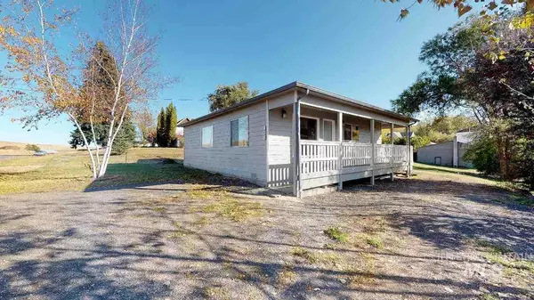 Colton, WA 99113,906 Broadway Street