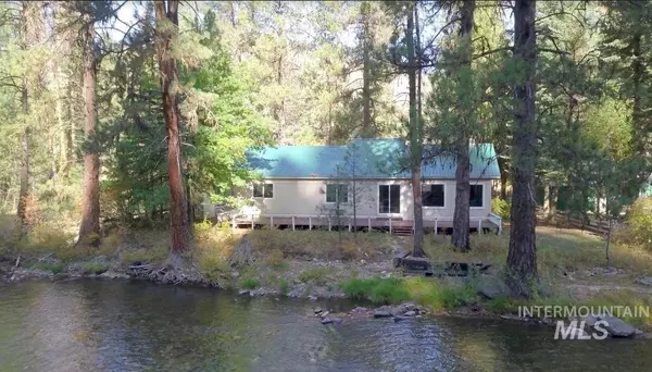 26 River Front Rd, Lowman, ID 83637