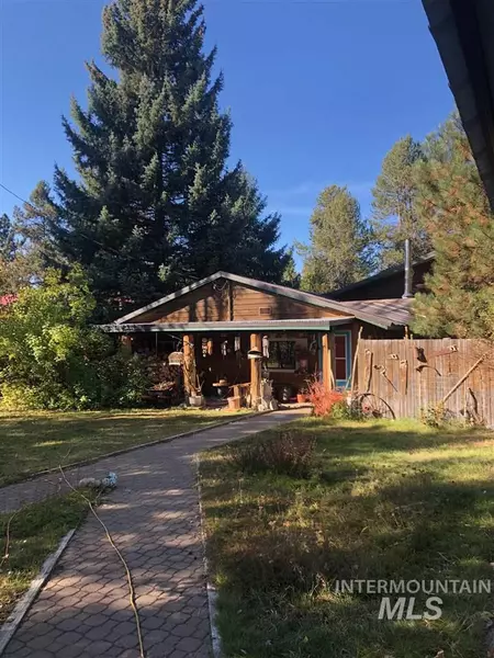 1934 Pilgrim Cove Road, Mccall, ID 83638