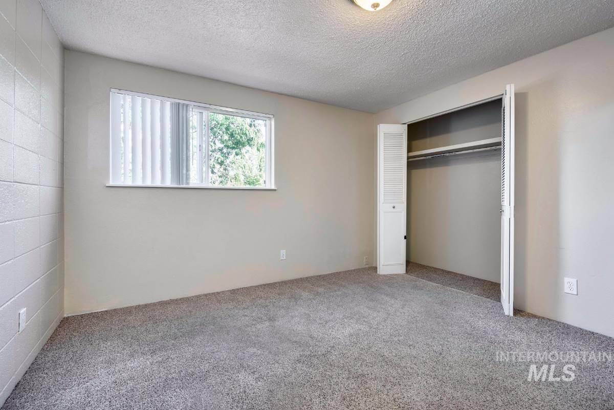 Boise, ID 83705,962 S Curtis Rd