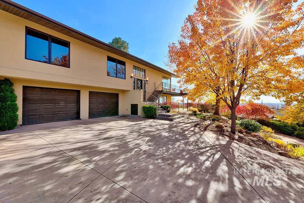 105 W Horizon Cir, Boise, ID 83702