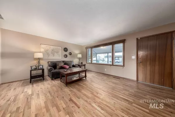 Payette, ID 83661,402 16th Ave N