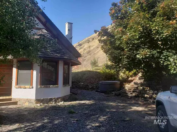 North Fork, ID 83466,70 Fourth Of July Creek Road