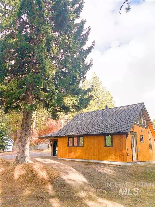 Mccall, ID 83638,402 Floyde