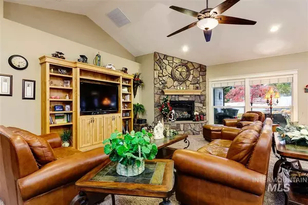 Nampa, ID 83686,767 W Cedar Pointe Way