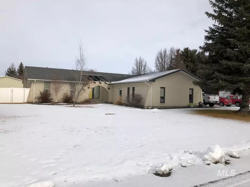 424 S Val Verde Drive, Rupert, ID 83350-0000