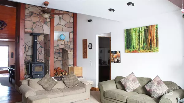 Mccall, ID 83638,312 Samson Court