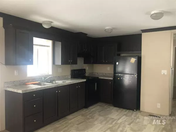 Mccall, ID 83638,613 N 3rd St