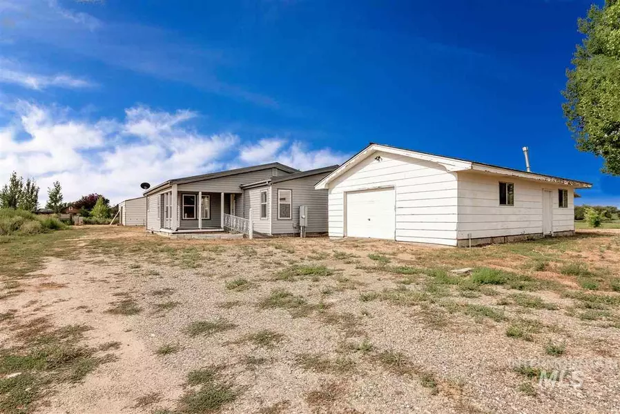 4917 E Idaho St, New Plymouth, ID 83655-5240