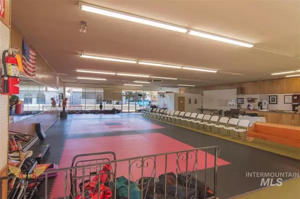 Twin Falls, ID 83301,455 Main Ave E