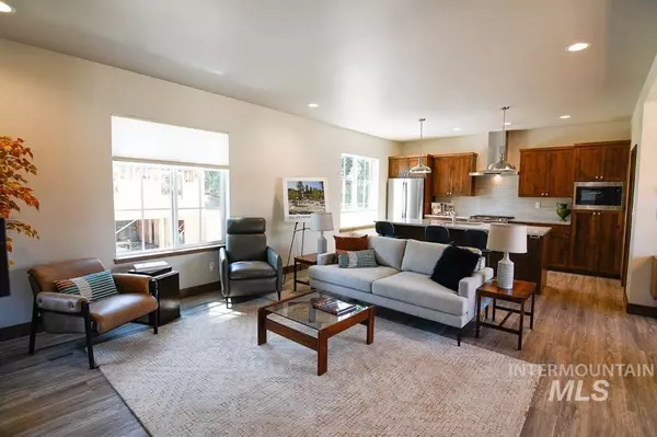 Mccall, ID 83638,322 Silverpine