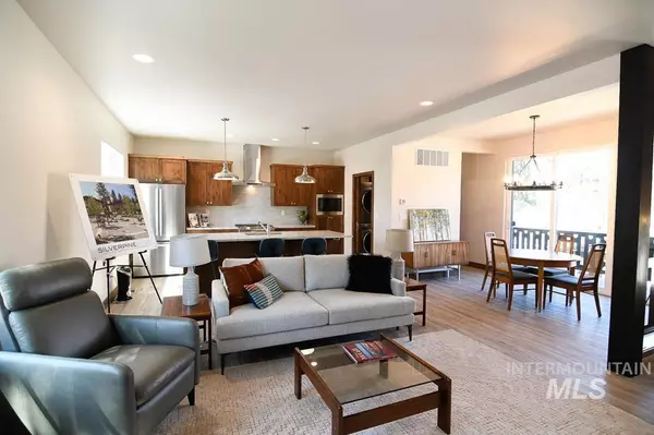 Mccall, ID 83638,322 Silverpine