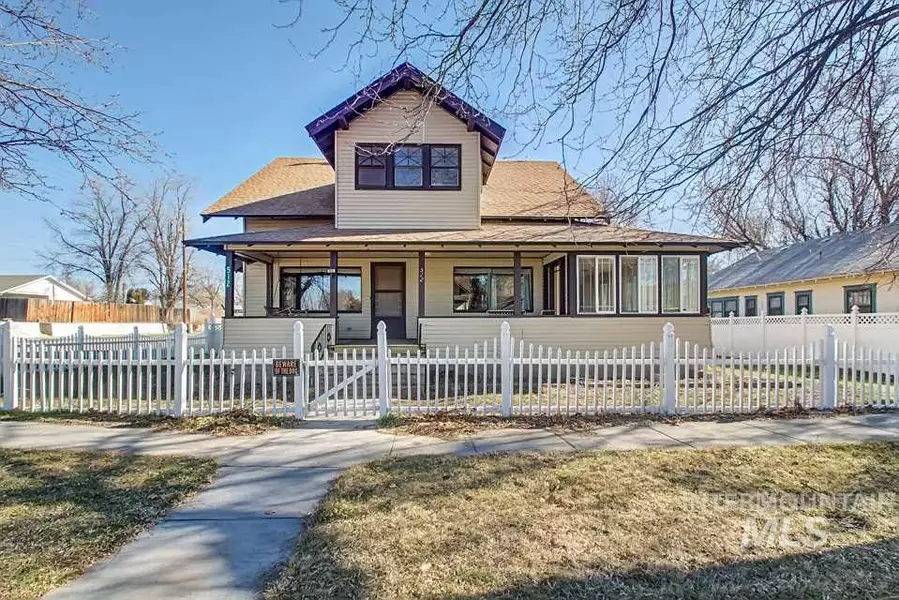 512 N 5th St, Parma, ID 83660-5812