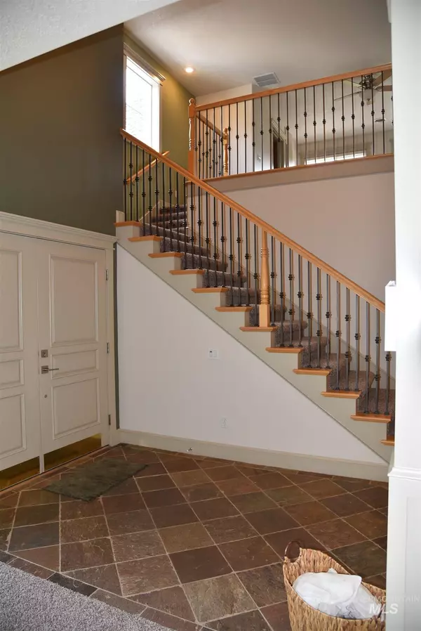 Garden City, ID 83714,9237 W Beachside