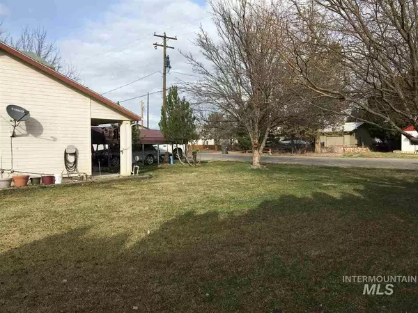 Homedale, ID 83628,404 S 1st West