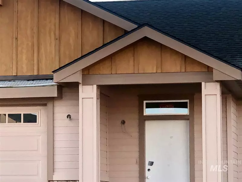 204 E Mckinley St, New Plymouth, ID 83655