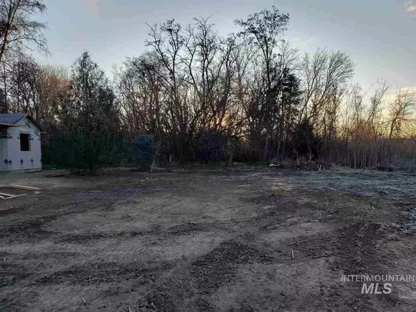 Weiser, ID 83672-0000,1227 E Commercial