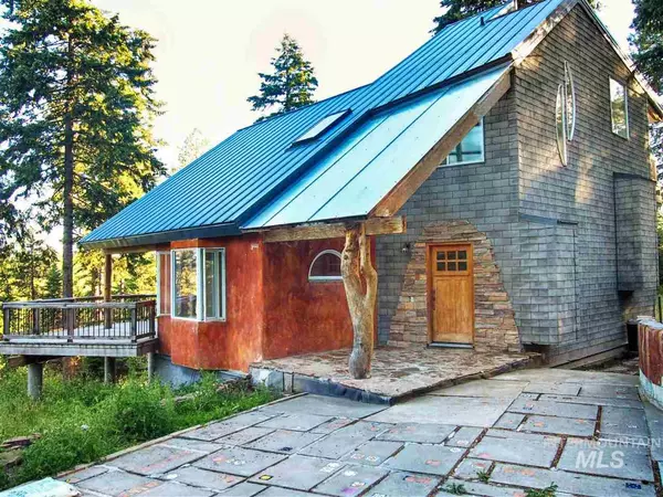 1036 Forest Lane, Princeton, ID 83857