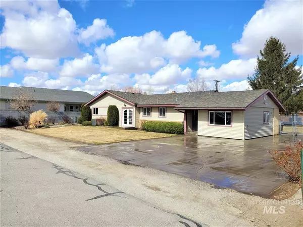 242 W Wayne,  Paul,  ID 83347