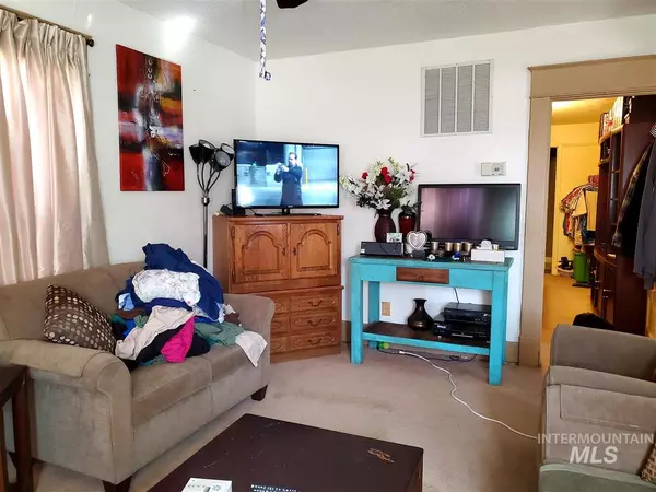 Payette, ID 83661,740 River