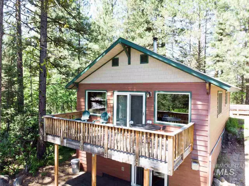 609 E Park St, Mccall, ID 83638