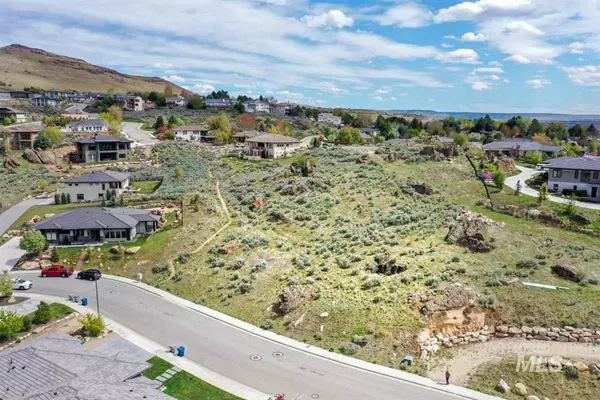 Boise, ID 83712,2921 E Windsong