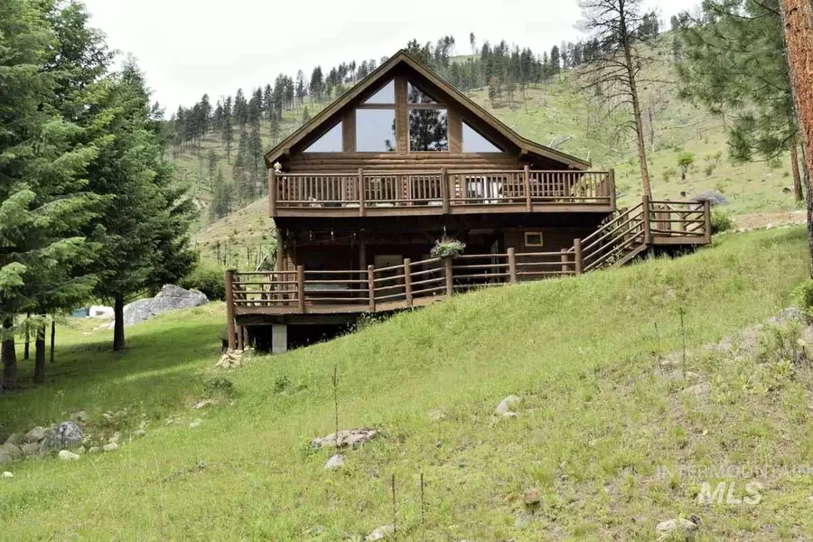 122 Dustin Road, Mccall, ID 83638