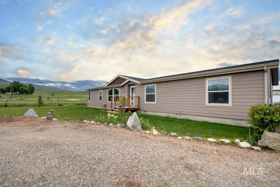 6915 Sweet Ola Hwy, Sweet, ID 83670