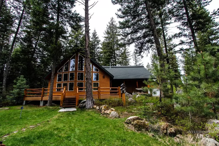 1025 W Sheila Ln, Mccall, ID 83638