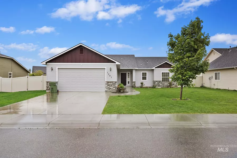 1587 Poplar Avenue, Fruitland, ID 83619